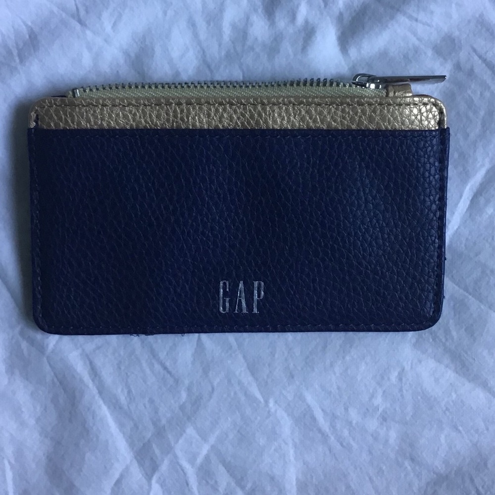 Special edition GAP zipped card case